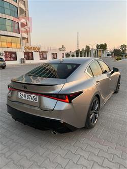 Lexus IS